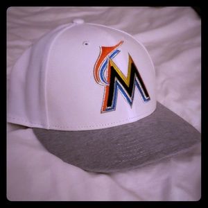 Marlins custom ''NEW'' new logo never worn *MINT*